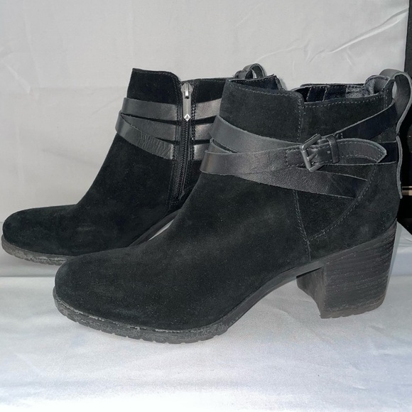 Sam Edelman Hannah Belted Chelsea Suede Strap Buckle Detail BlockHeel Ankle Boot - Picture 1 of 13